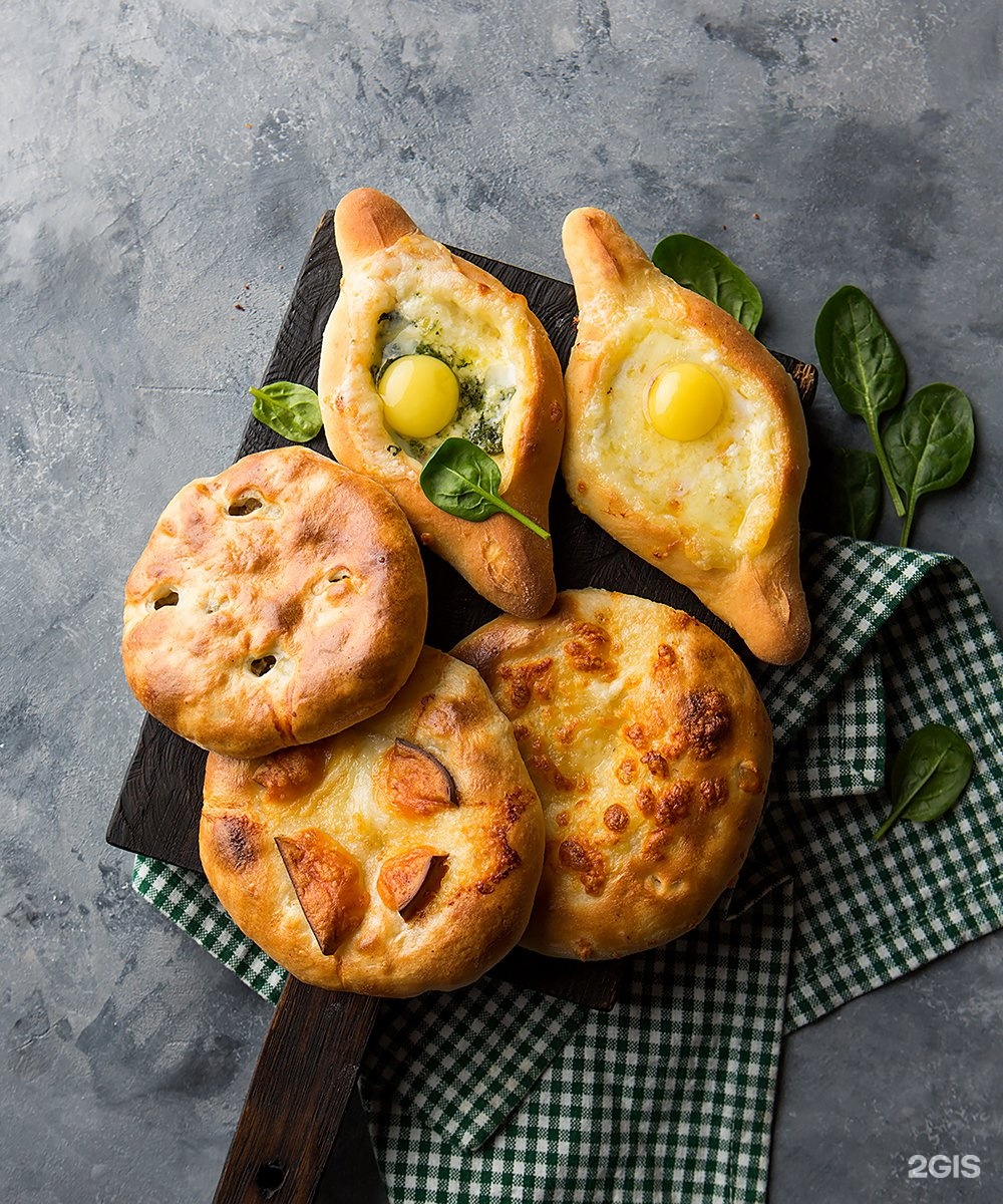 Пицца пирожки. Грузинская кухня хачапури. Выпечка самса хачапури. Мини Аджарские хачапури. Сет мини хачапури.