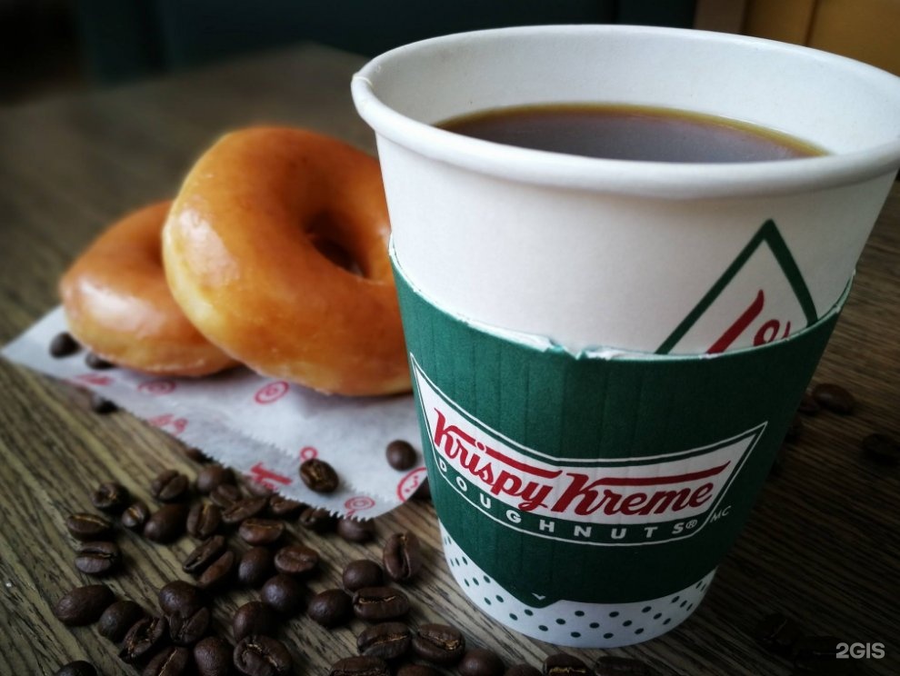 Krunchy dream. Krispy Kreme Россия. Американо напиток безалкогольный. Горячие напитки в пончиковой. Места для пончиков NFS 2015 Ореховая паста.