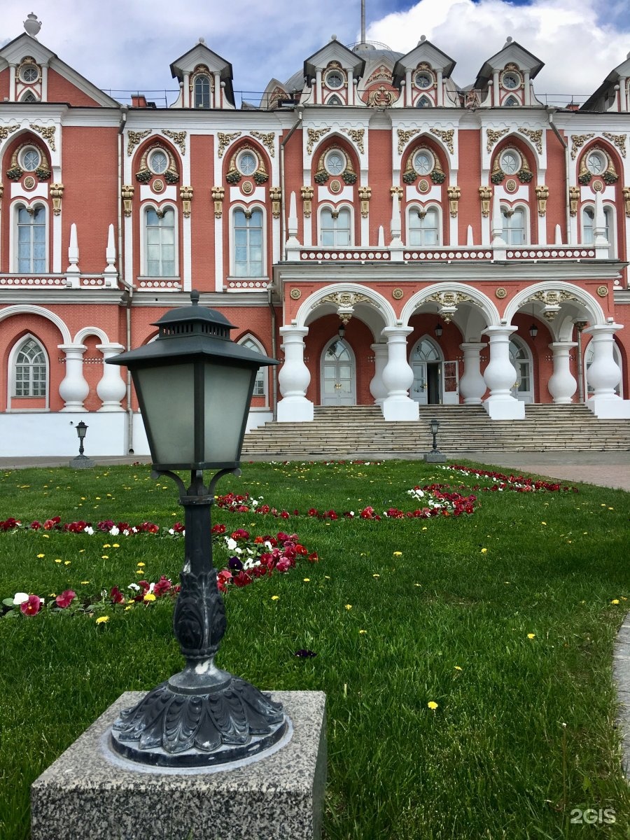 Путевой дворец. Ленинградский проспект 40 Петровский дворец. Путевой дворец Москва. Петровский путевой дворец. Путевой дворец Ленинградский проспект.