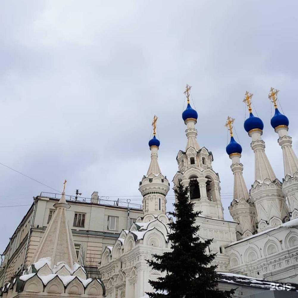 Малая дмитровка 4. Храм Рождества Богородицы в Путинках. Церковь Рождества Пресвятой Богородицы в Путинках. Московская Церковь Рождества Богородицы в Путинках. В Путинках на малой Дмитровке.