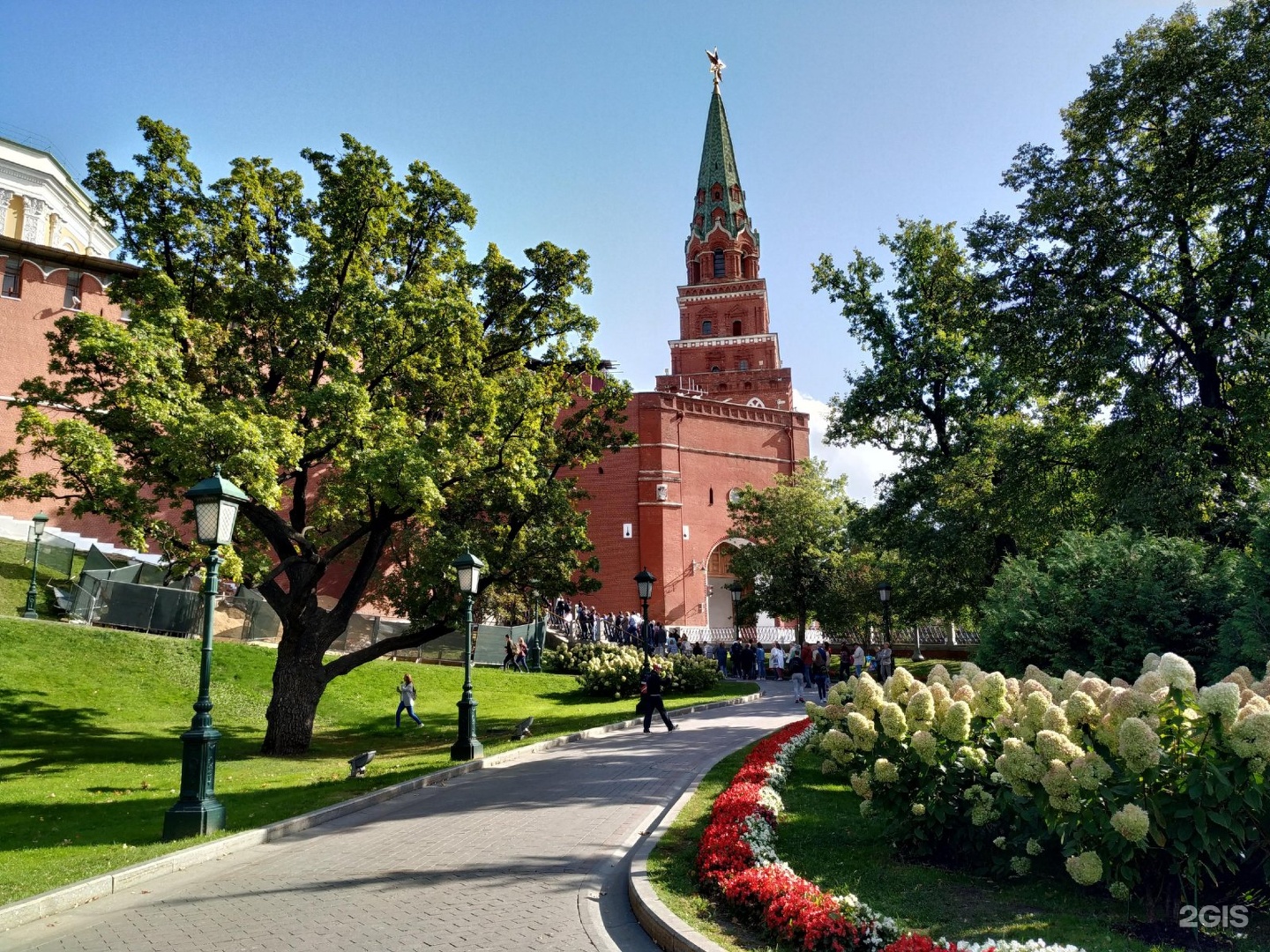 Акр москва. Оружейная палата в Кремле. Оружейная палата в Москве. Р Москва