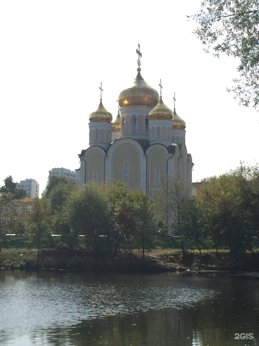 Храм тримифунтского нагатинская. Храм в Нагатинском Затоне. Храм Спиридона Тримифунтского приход в Нагатинском Затоне. Храм Тримифунтского на Затоне.. Хр Спиридона Тримифунтского в Москве Нагатинский Затон расписание.