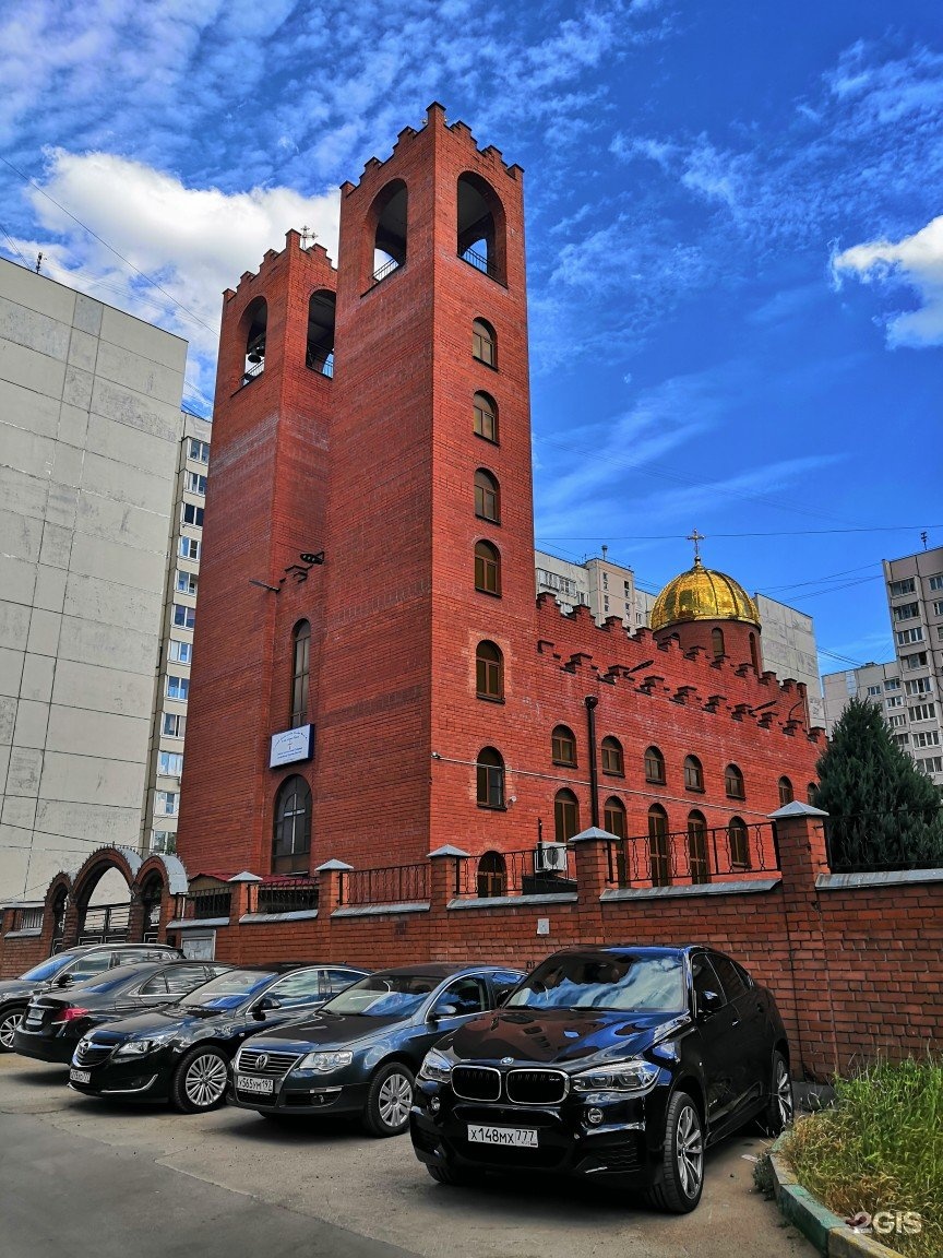 Церковь восточный москва. Ассирийская Церковь Востока в Москве. Ассирийская Церковь на Дубровке. Святая Апостольская Соборная Ассирийская Церковь Востока Москва. Ассирийская Церковь Востока Краснодар.