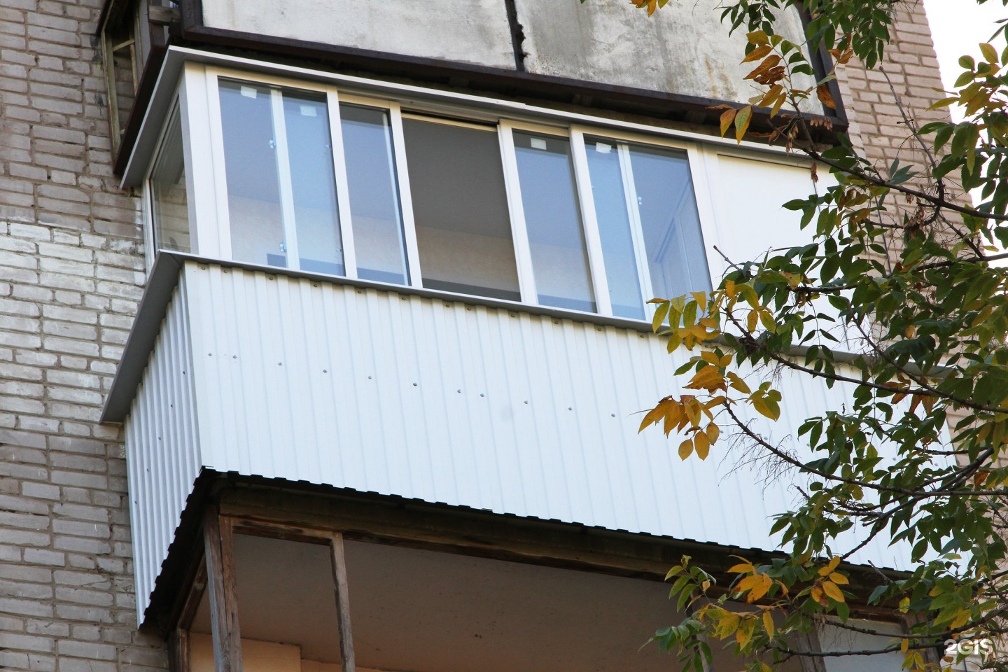 Остекление балкона зима