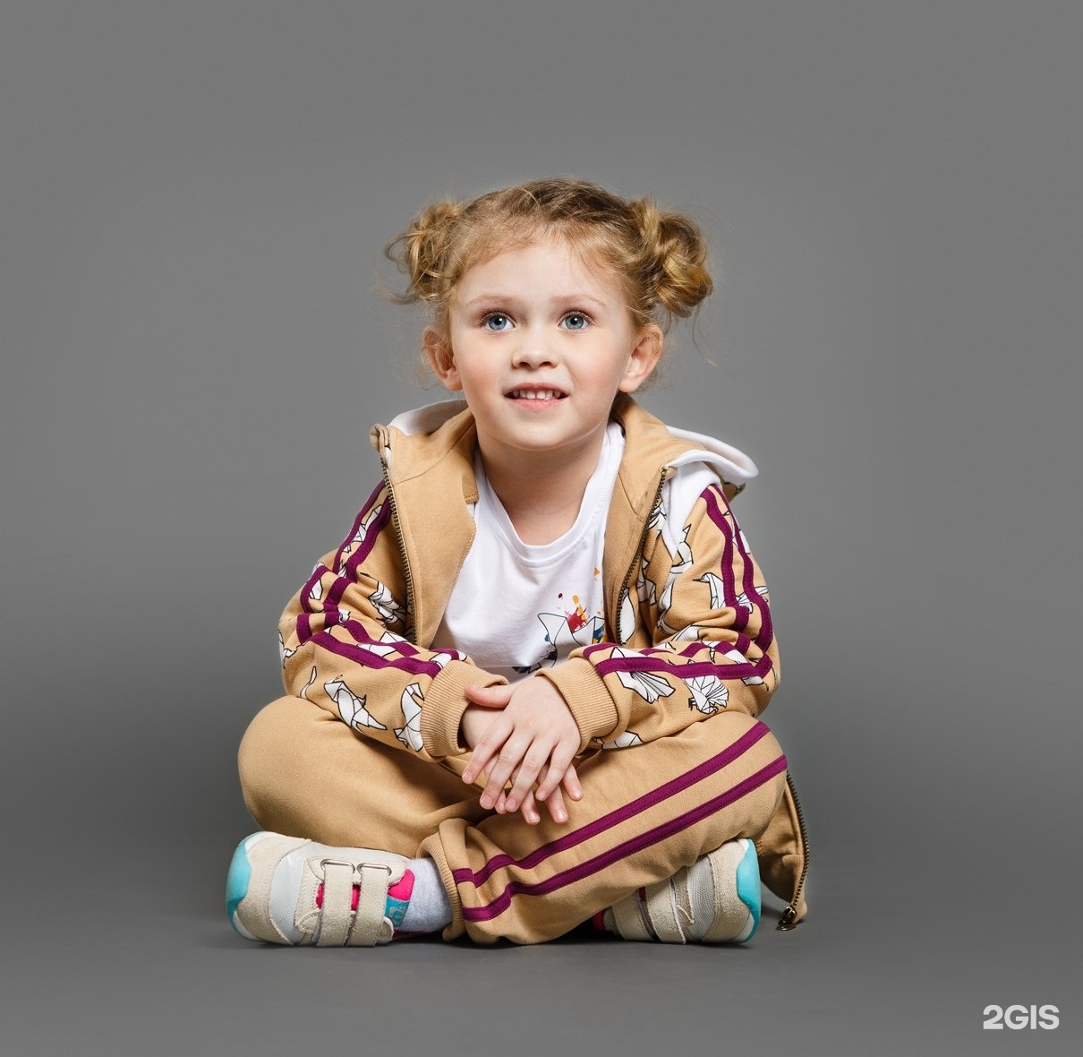 Children modeling. Антонина Емае. Детские модели для фотосессии. Фон маленькие модели. Младенцы модели.