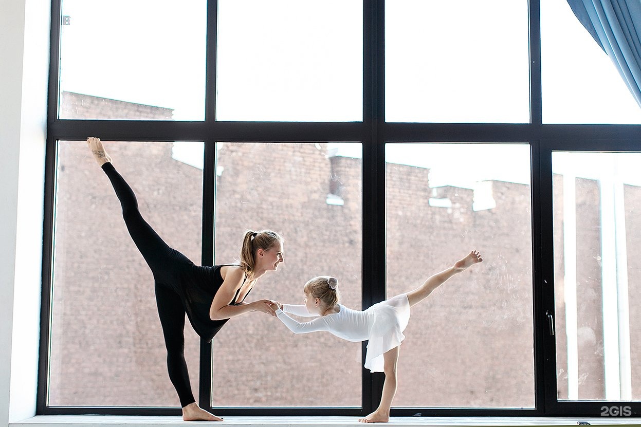 пленка-стрейч (500мм*300м)х23мкм. позы йоги. студия stretch. статические упражнения. Stretch 1.