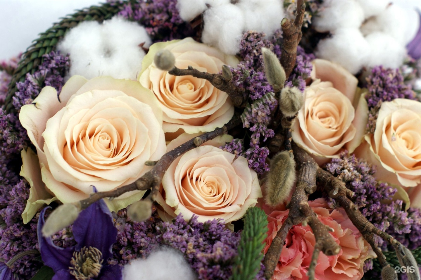 большой красивый букет цветов. букет роз. букет гуллар. какие цветы любил мастер. букет роз "любимой".