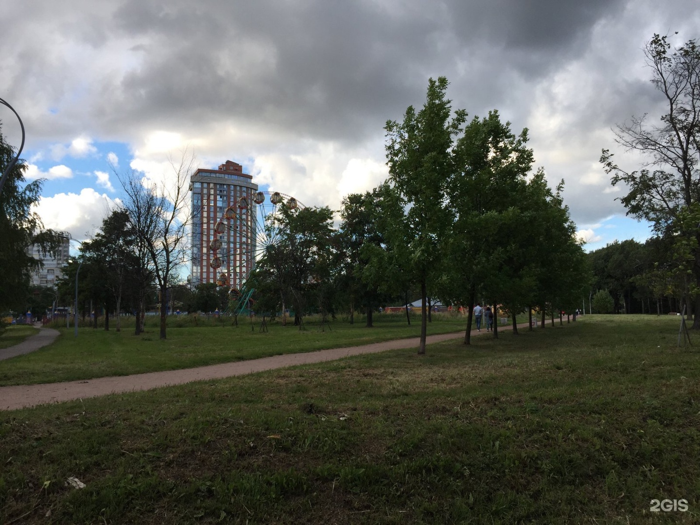 Парк есенина санкт петербург. Парк имени Есенина Санкт-Петербург Большевиков. Парк Есенина ГАСУ. Парк Есенина Санкт-Петербург Дыбенко 28.