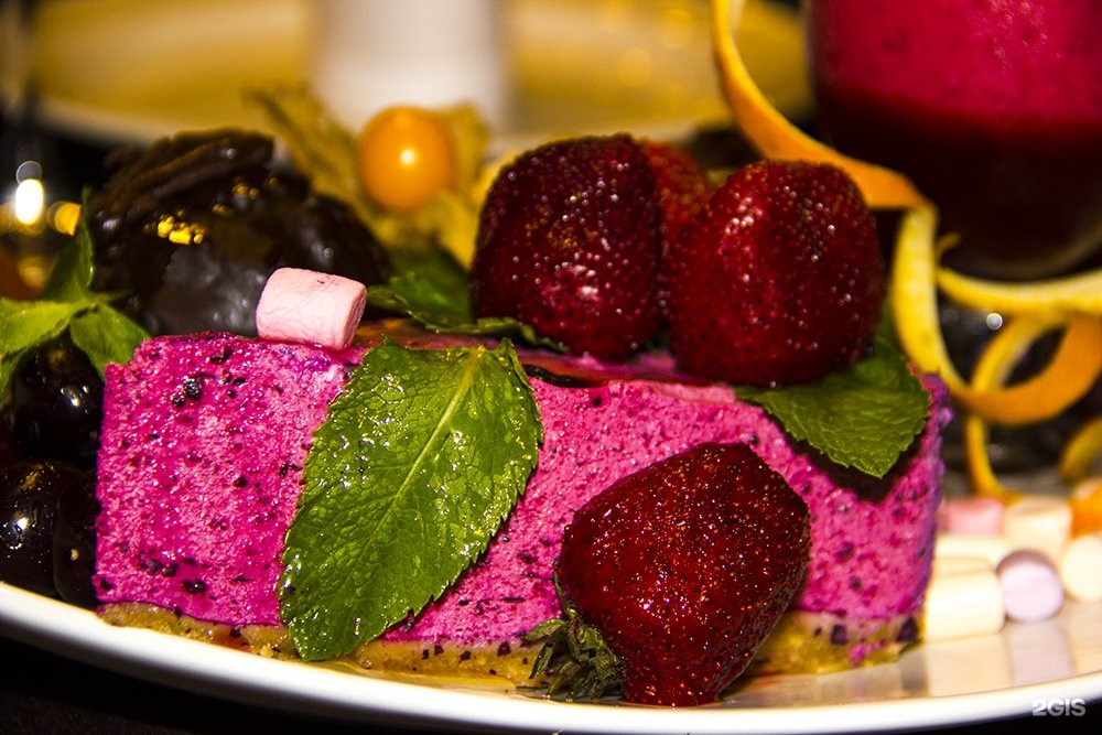 Ресторан ирис меню. Ирис щетинистый «берлин хоритоза». Ирис альпийский. Ирисы в ленинградской области. Цветы похожие на ирисы.