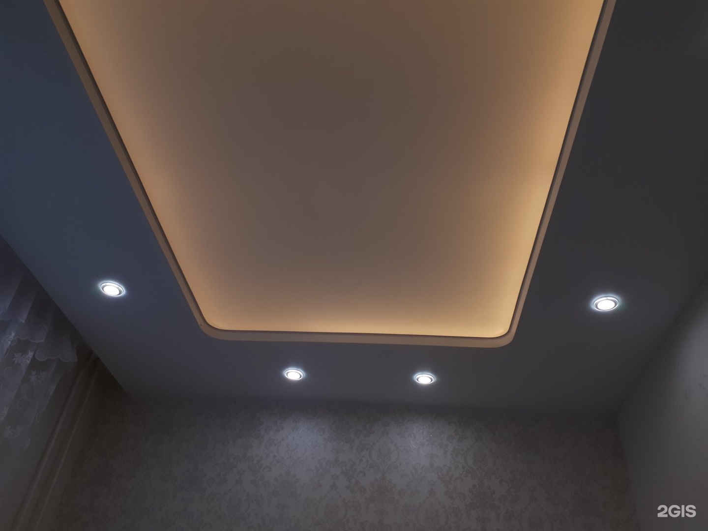 Потолок 2х уровневый с подсветкой
