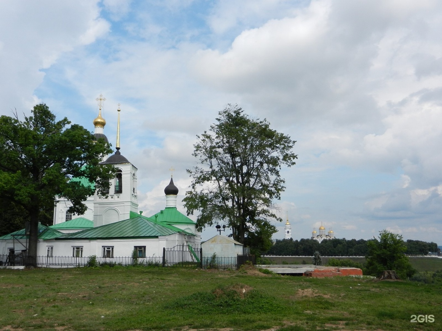 Могила Венецианова и Спасская Церковь