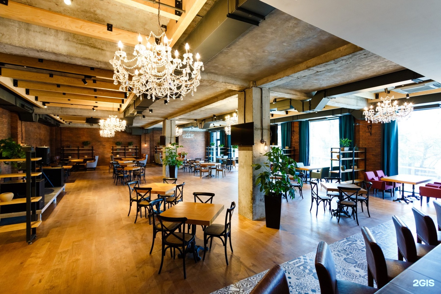 Eleven Hotel & Hall
