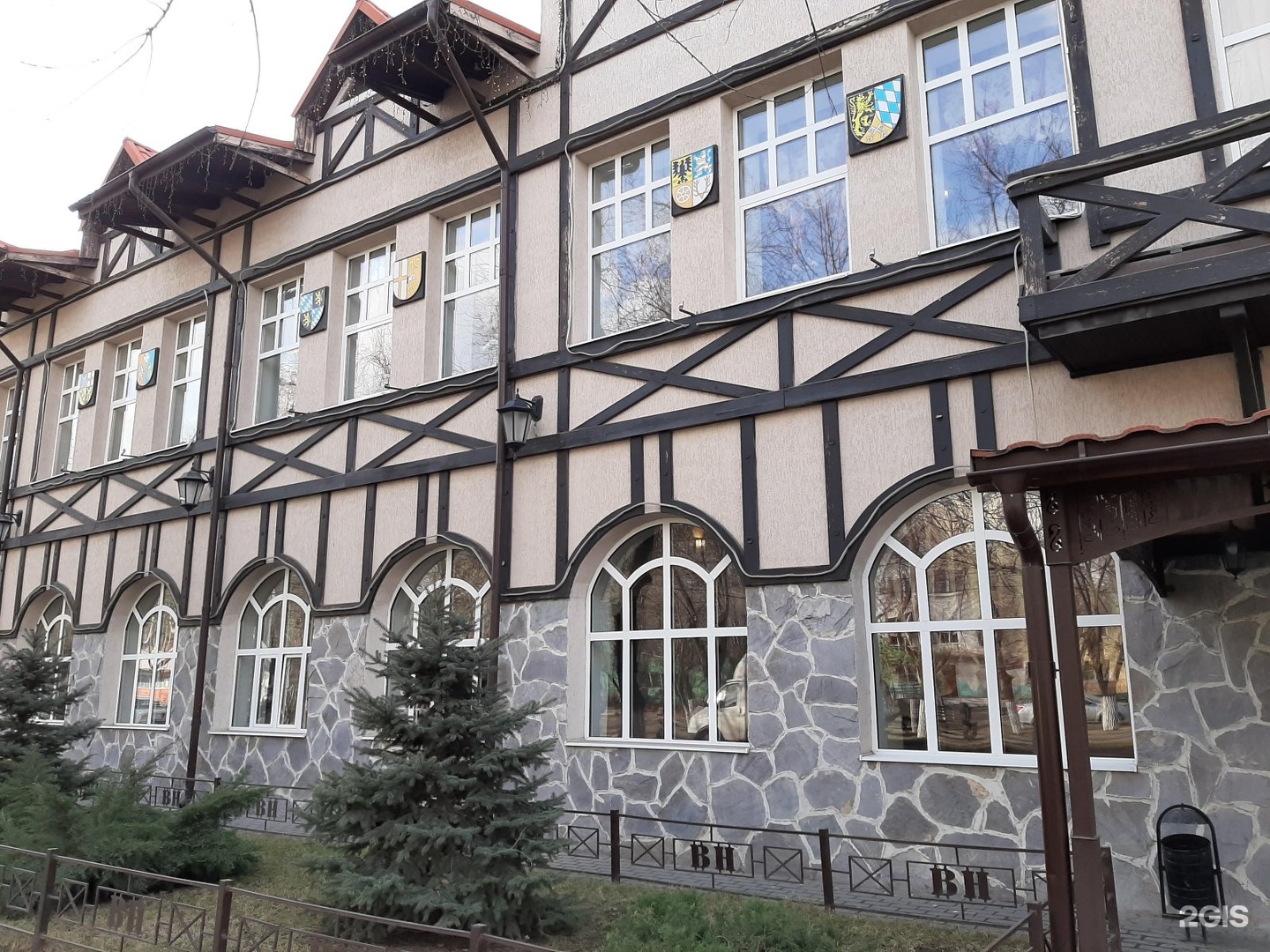 Савушкина 38 астрахань. Пивной дом астрахань. Ресторан бирхаус астрахань. Пивной дом астрахань. Кафе вкус хаус астрахань.