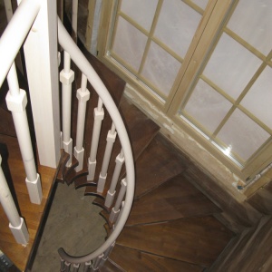 Фото от владельца Премьер, дизайн-студия лестниц