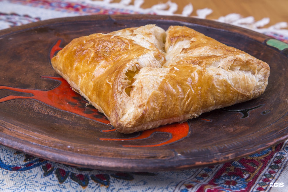 Хачапури с индейкой. Пеновани грузинская. Хачапури пеновани. Хачапури по пеновани. Хачапури ачарули титаники.