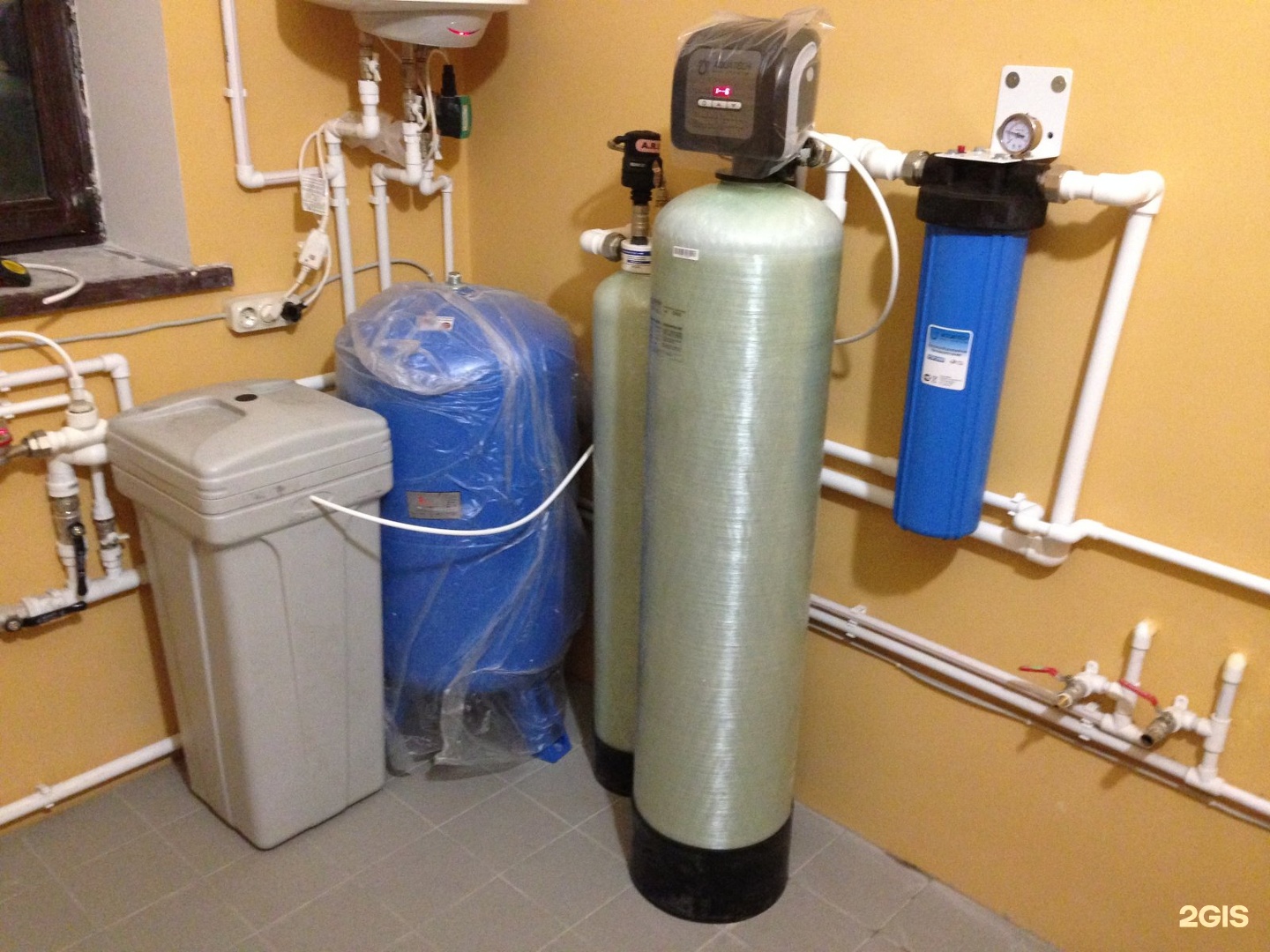 монтаж систем очистки воды для загородного дома