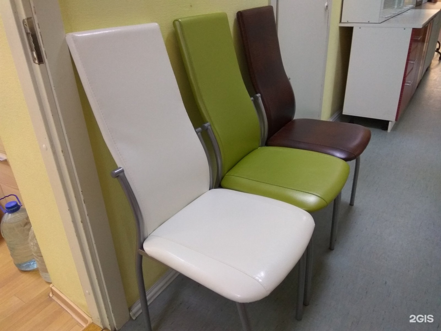 Заменяемые сиденья для кухонных стульев