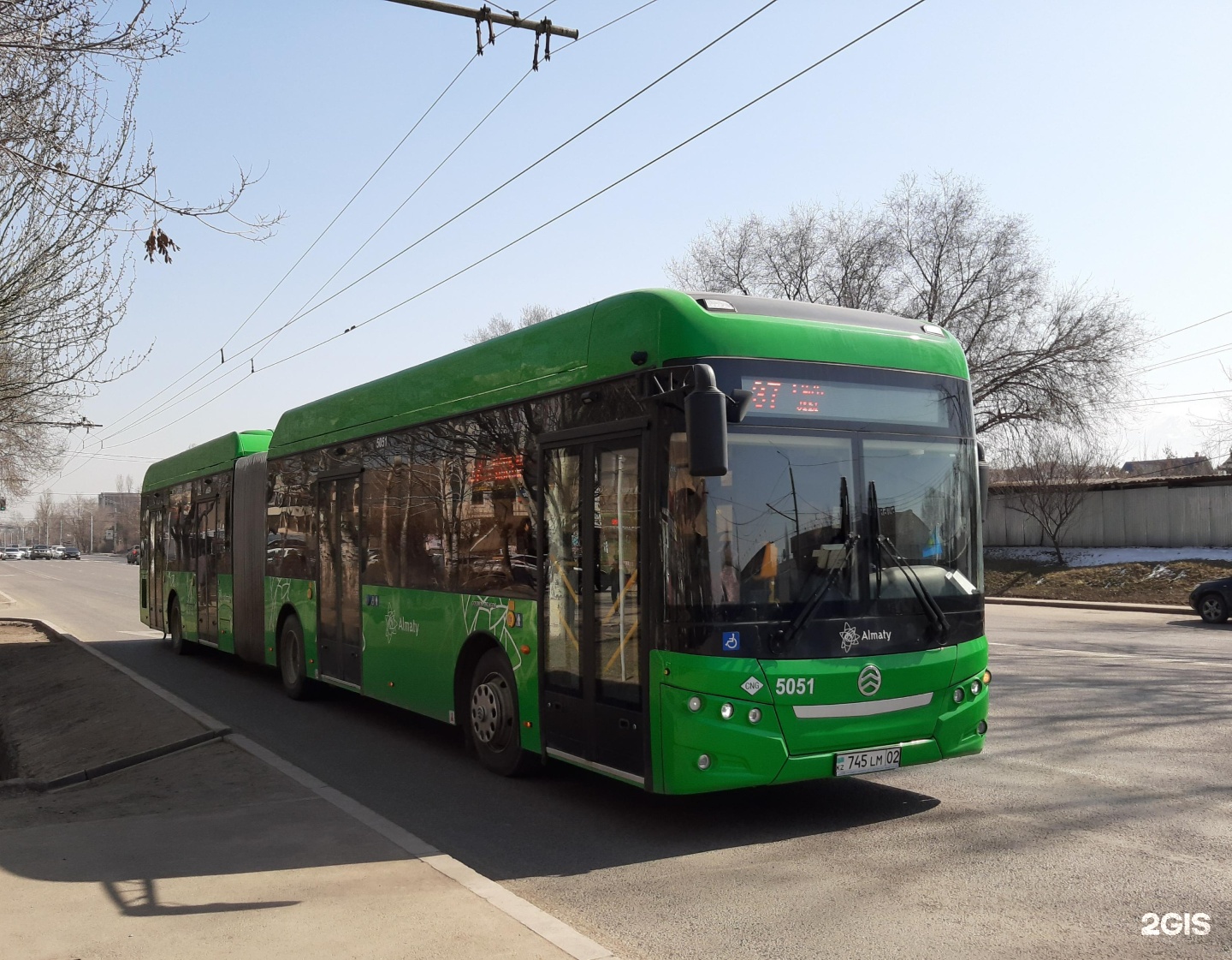 Маршрут алматы. Автобус 37. Садоводческий автобус 37. Маршрут 37 автобуса онлайн. 37 Автобус где находится сейчас.