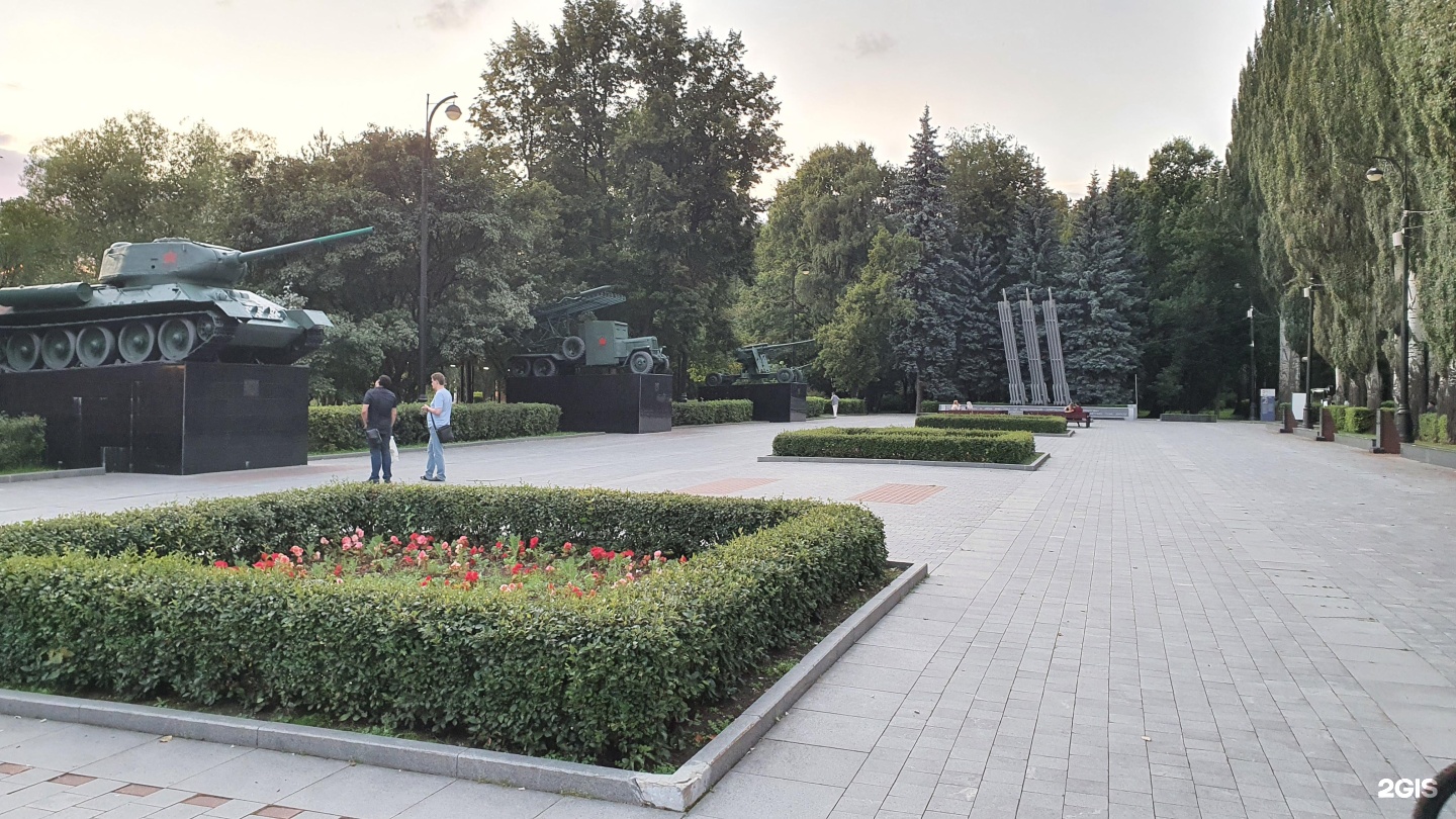 Площадь мужества. Площадь Мужества Измайловский парк. Мемориальный комплекс «площадь Мужества». Мемориальный комплекс на площади Мужества в Измайловском парке. Мемориальный комплекс площадь «дружбы».