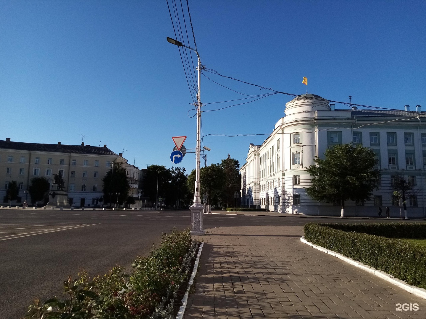 Площадь михаила тверского тверь. Площадь Михаила Тверского 5 Тверь. Площадь Святого благоверного князя Михаила Тверского. Советская 23 Тверь.