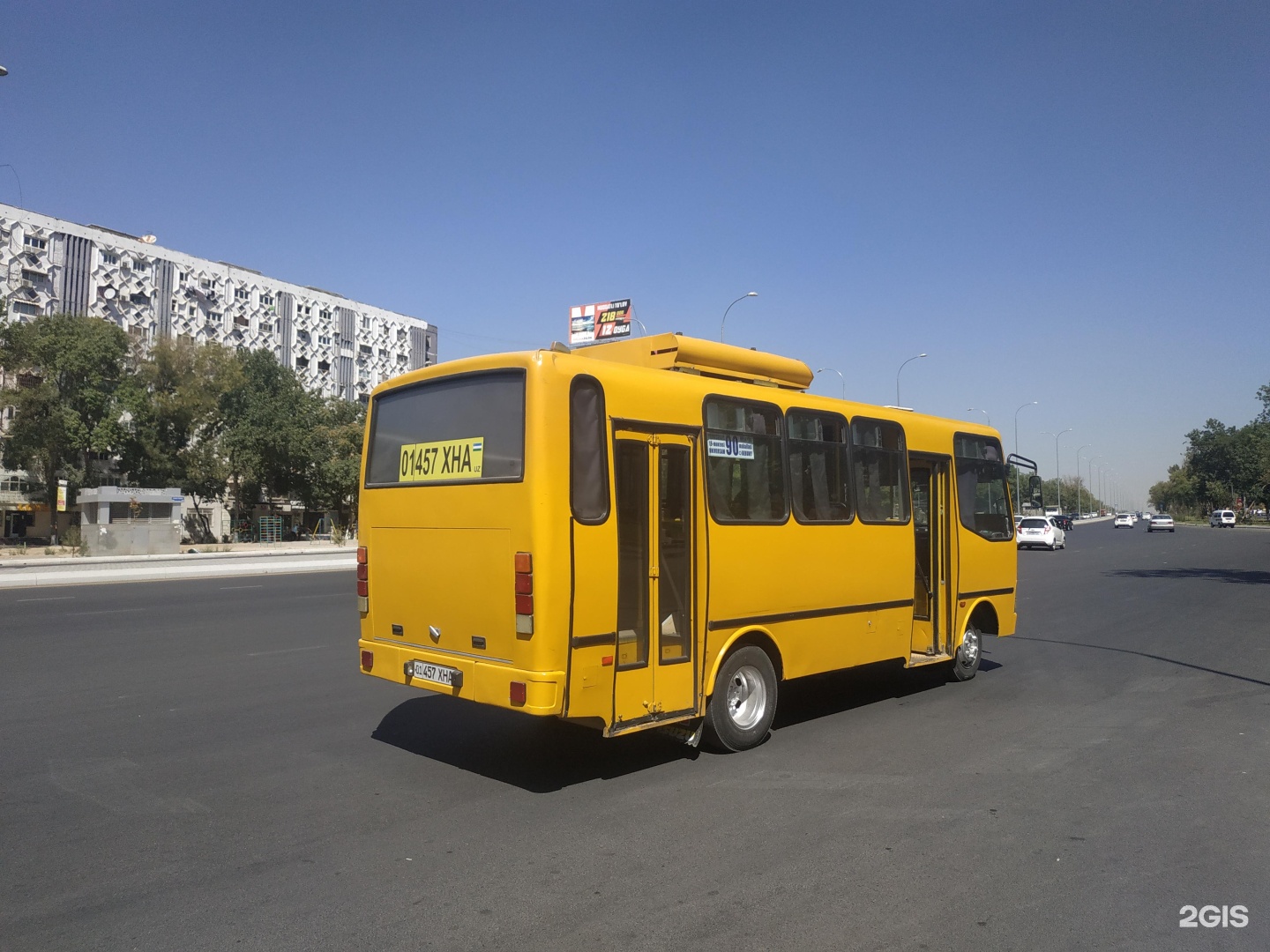 Остановки м90 автобуса москва. Автобус 90 Ташкент 2000. Маршрутка 90 netus. Курган автобус 90. 134 Маршрут в Ташкенте.