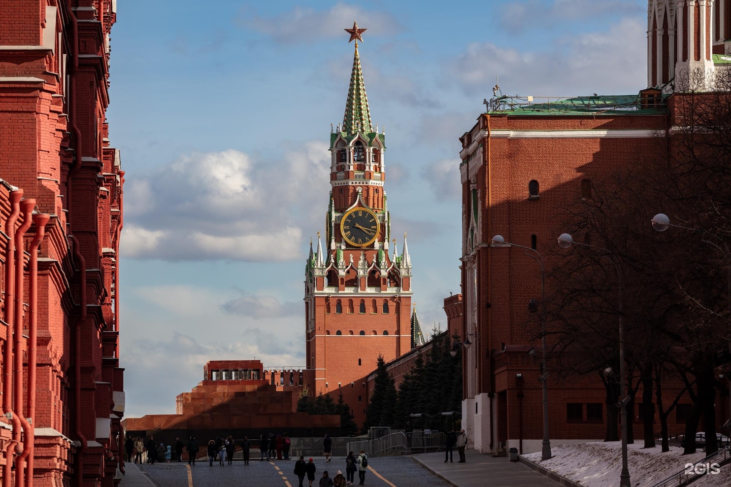 как выглядит спасская башня в москве
