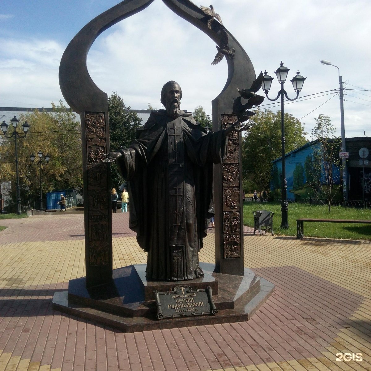 Памятник сергию радонежскому. Памятник преподобному сергию Радонежскому Нижний Новгород. Статуя Сергия Радонежского в Нижнем Новгороде. Памятник сергию Радонежскому в Оренбурге. Сергий Радонежский статуя.