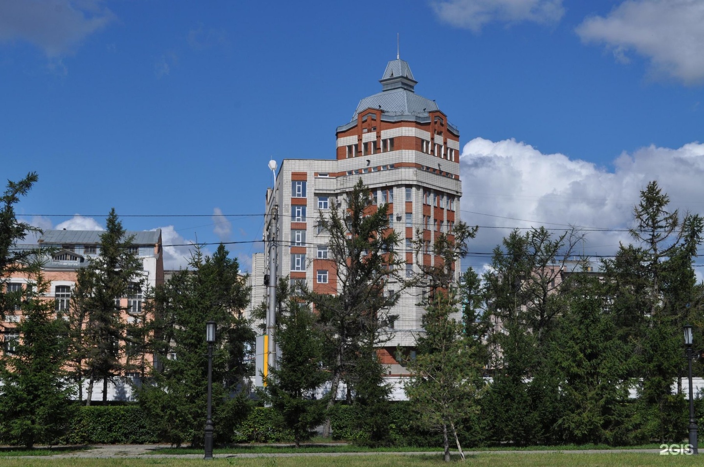 Управление омска. Омск центр улица Тарская. Омск ул Тарская 11. Город Омск улица Тарская 13а. Г. Омск, ул. Тарская ,13.