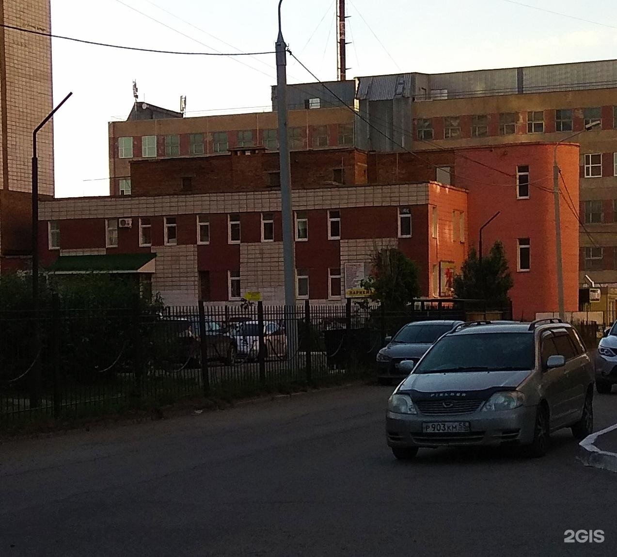 10 лет октября, 136а, каб. омск улица 10 лет октября 136/1. омская 136 1 фото. 10 лет октября 136 омск. 10 лет октября, 111.