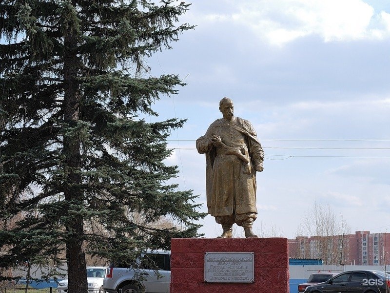 Хмельницкого омск. Памятник Богдану Хмельницкому в Омске. Омск Богдана Хмельницкого памятник. Богдан Хмельницкий Омск. Богдана Хмельницкого 1 Благовещенск памятник Ленину.