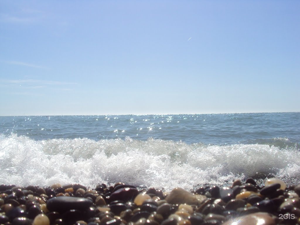 Адлер пляж южный 2 камера в реальном. Пляж Южный 2 в Адлере. Пляж Южный Сочи. Пляж Южный Адлер. Пляж в феврале.