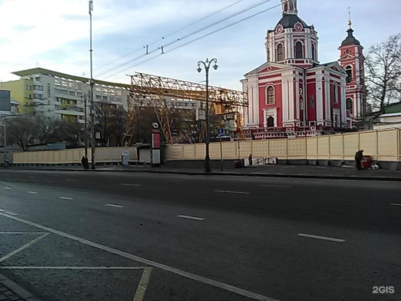 Большая серпуховская. Серпуховская улица. Москва ул большая Серпуховская. Серпуховская метро улица. Станция большая Серпуховская.