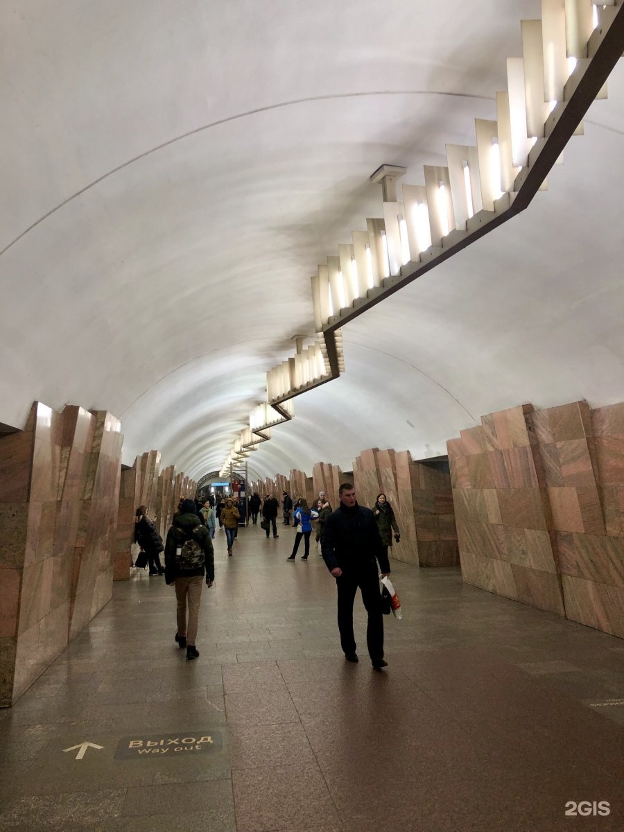 баррикадная метро выход