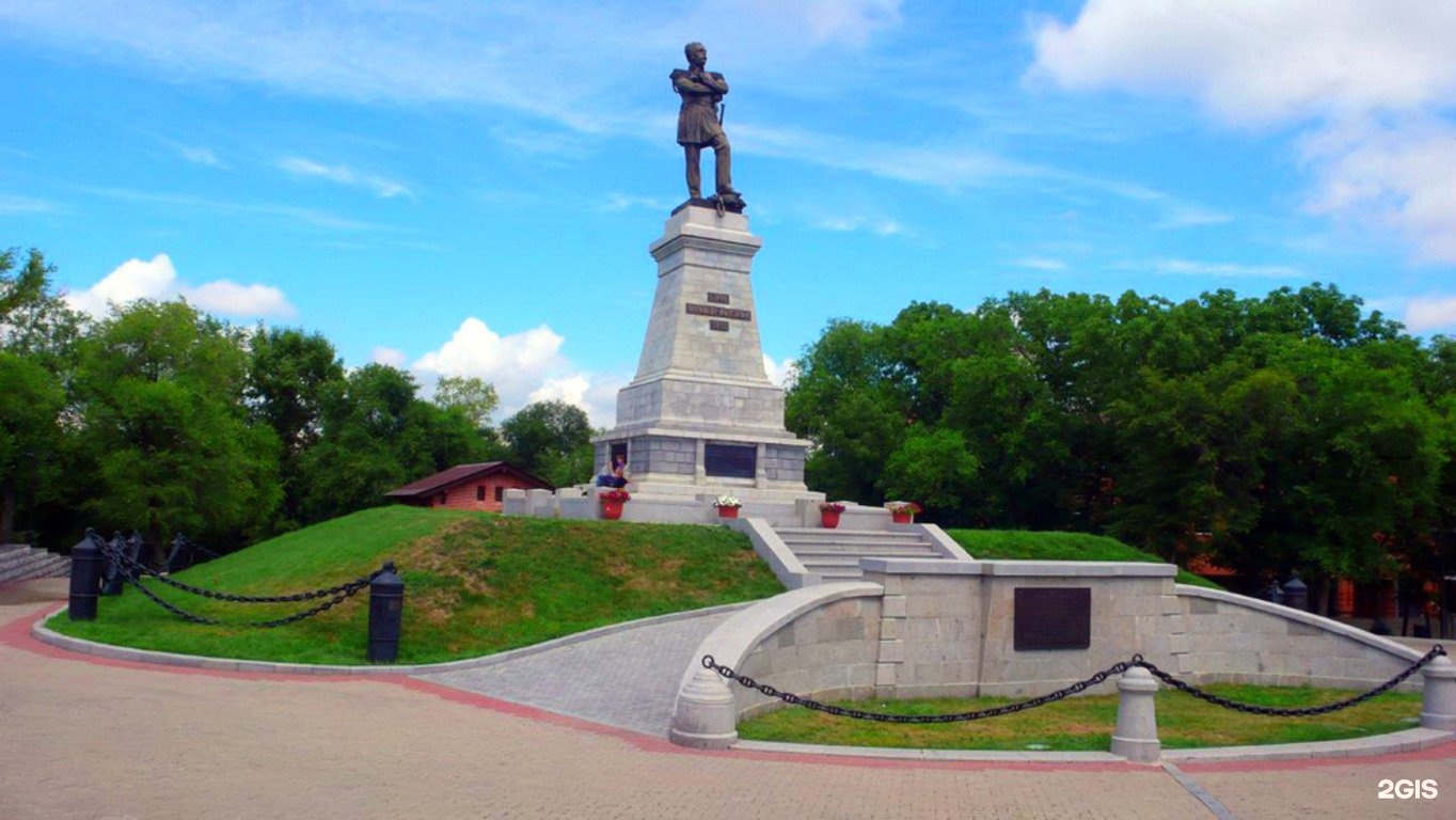 Парк муравьева амурского. Памятник графу н. н. муравьёву-Амурскому Хабаровск. Парк им. н.н. Муравьева-Амурского. Парк Муравьева Амурского Хабаровск. Амурский Утес памятник Муравьеву Амурскому.