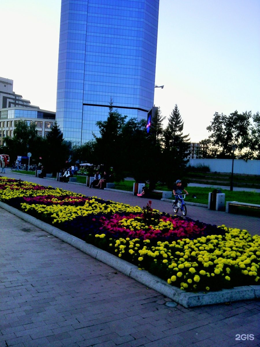 Красноярск площадь. Площадь мира Красноярск. Площадь мир Красняосрк. Центральная площадь Красноярска. Музейный центр площадь мира Красноярск.