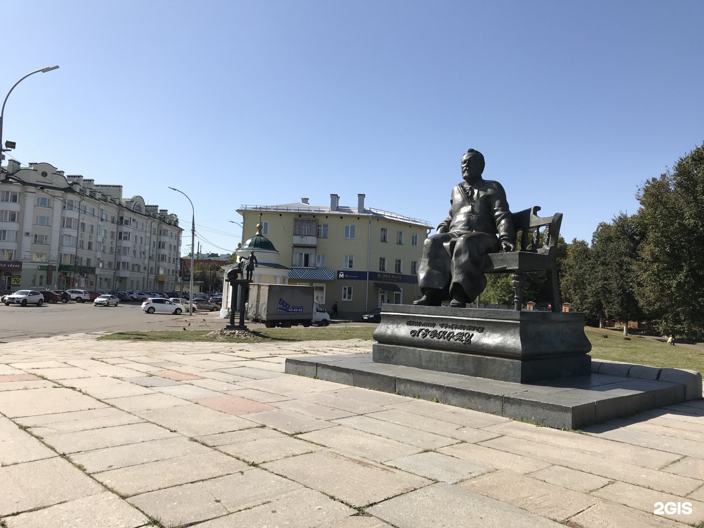 Памятник лескову в орле. Памятник н. с. Лескову. Памятник-ансамбль н. Лескову в Орле. Памятник Лескову в Орле ореховых.