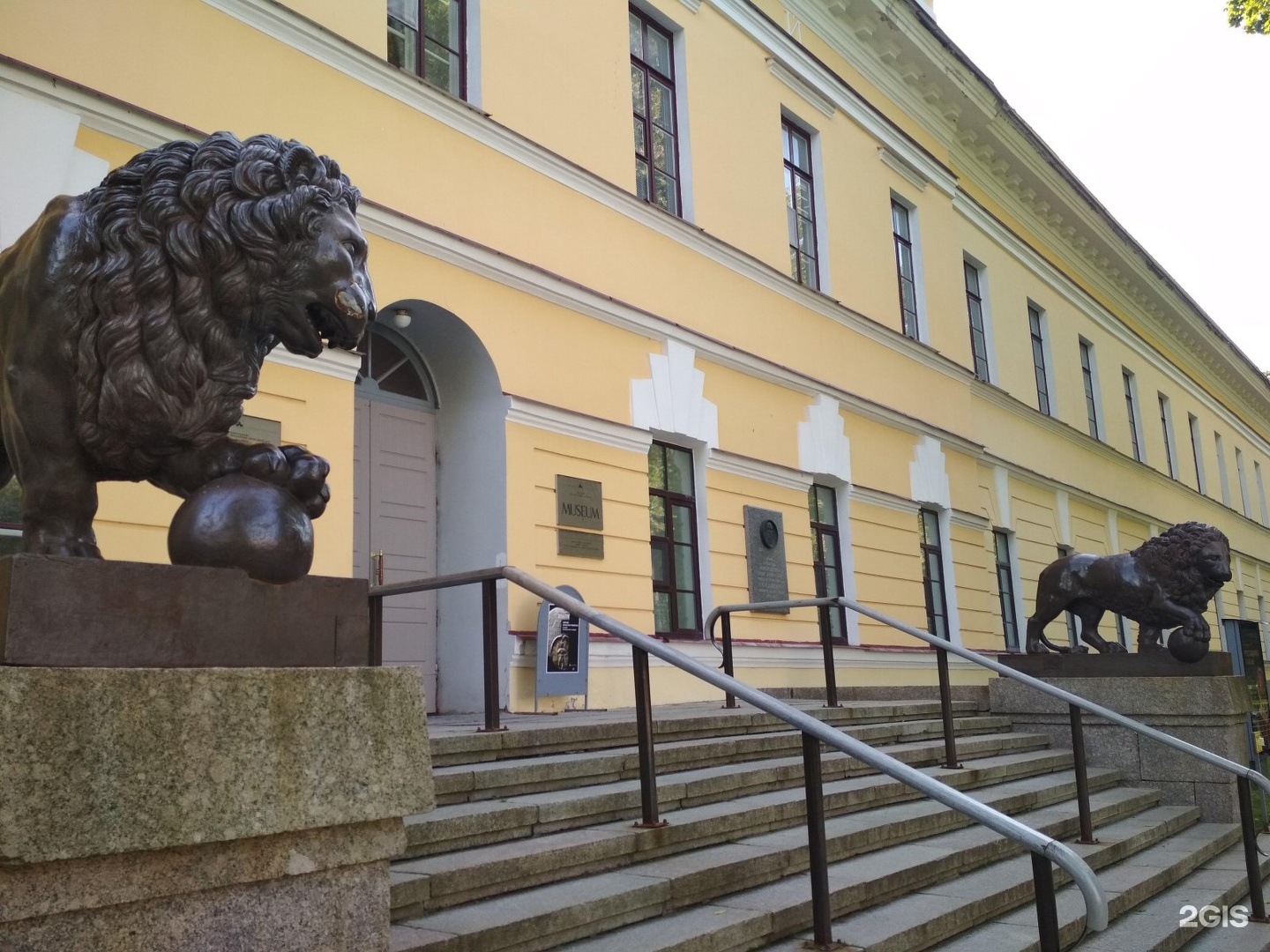 Новгородский музей заповедник. Великий Новгород Новгородский музей-заповедник. Музей заповедник в Великом Новгороде. Новгородский Кремль музей. Музей присутственных мест Великий Новгород.