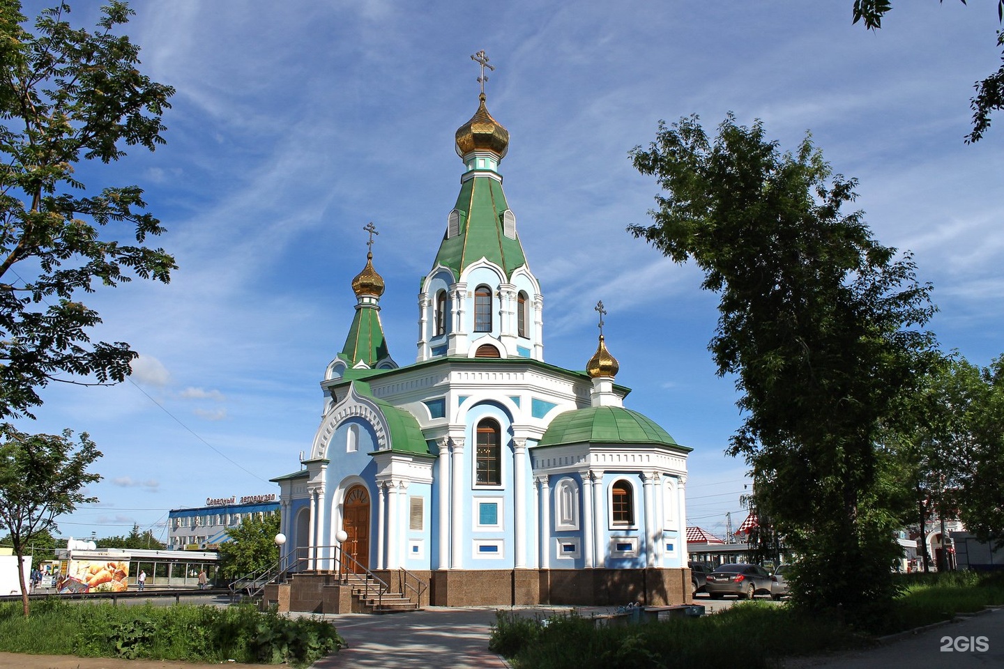 церковь у атриум палас отеля екатеринбург. картинки александро невского собора екатеринбург. екб. державная церковь екатеринбург фасад. село екб.