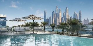 Dubai: Курортный отель Radisson Beach Resort Palm Jumeirah