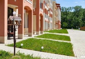 Отель Holiday House в Сукко