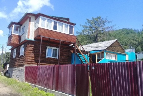 Листвянка: Гостевой дом Любава