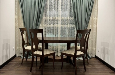 Нерюнгри: Гостевой дом Дом на Лесной