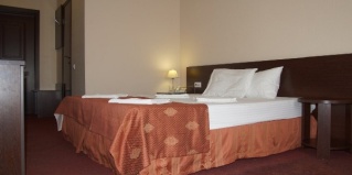 Кучугуры: Отель Атлет