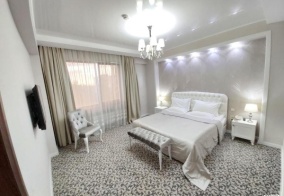 Отель Plaza Hotel Almaty в Алматы