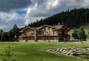 Отель Family Alley в Сыростане