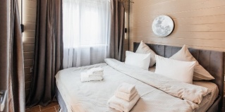 Фроловское: Глэмпинг ‎Барн Вилладж